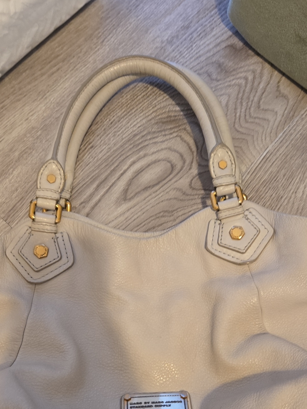 Marc Jacobs Cream Pebbled Leather Shoulder Bag with Gold Hardware
